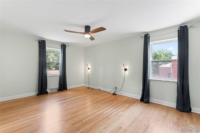 7739 Burr Oak Lane, University City, MO 63130