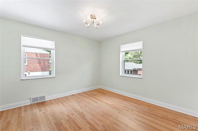 7739 Burr Oak Lane, University City, MO 63130