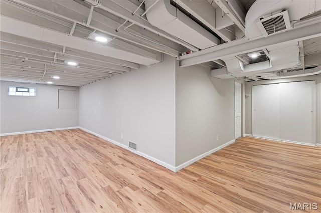 7739 Burr Oak Lane, University City, MO 63130
