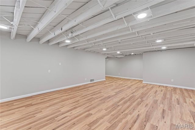 7739 Burr Oak Lane, University City, MO 63130