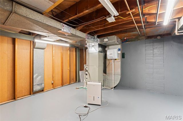 7739 Burr Oak Lane, University City, MO 63130