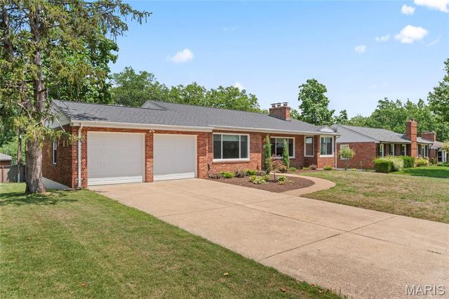 7739 Burr Oak Lane, University City, MO 63130