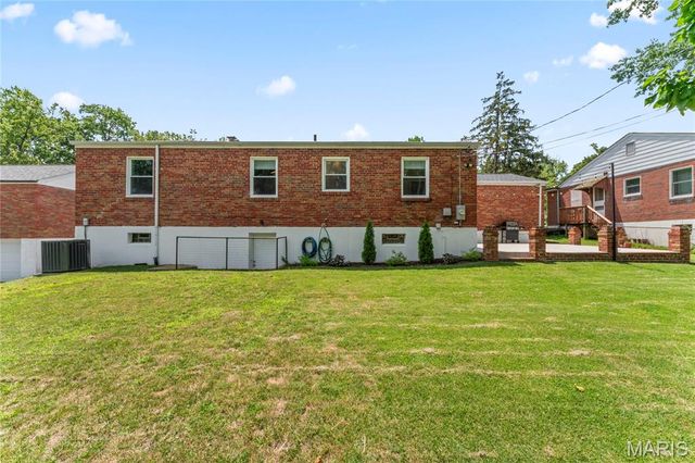 7739 Burr Oak Lane, University City, MO 63130