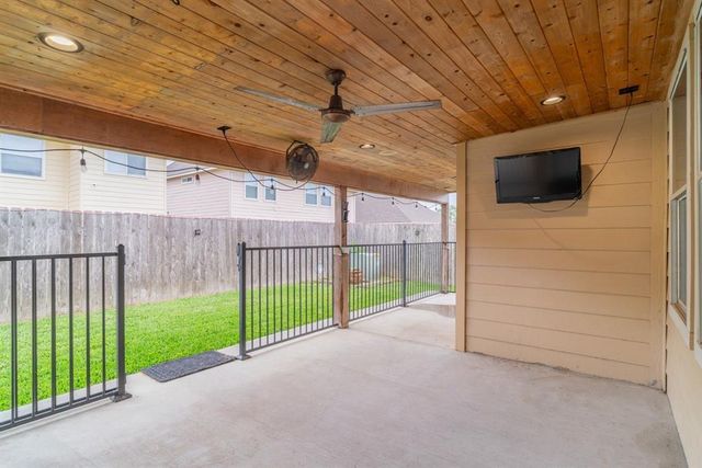 4704 High Creek Court, Alvin, TX 77511