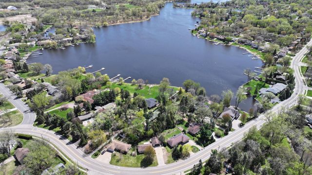 2189 Long Lake Road, New Brighton, MN 55112