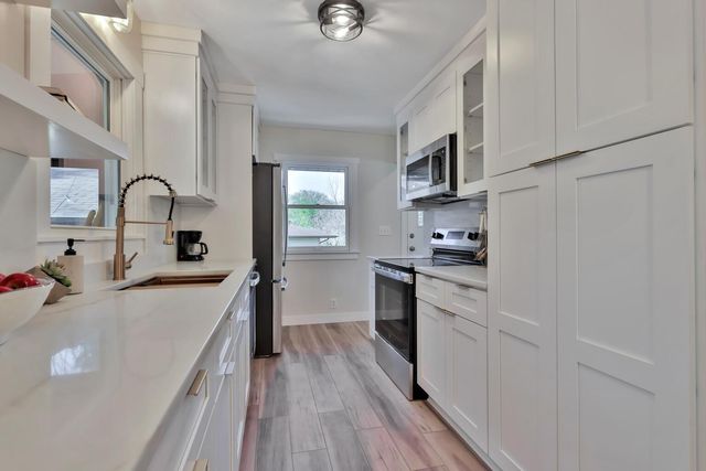 2189 Long Lake Road, New Brighton, MN 55112