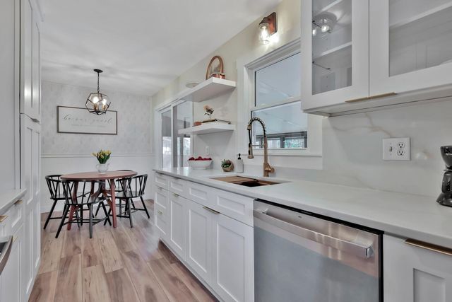 2189 Long Lake Road, New Brighton, MN 55112