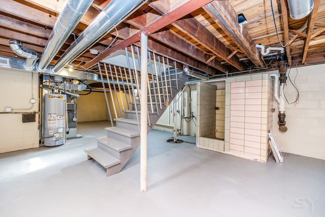 214 N Hunter Street, Thornton, IL 60476