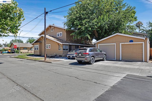 1245 Parker Ave, Tracy, CA 95376