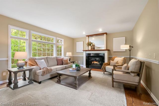 27852 Larson Lane, Farmington Hills, MI 48331