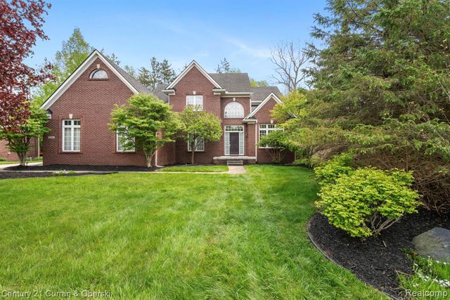 27852 Larson Lane, Farmington Hills, MI 48331