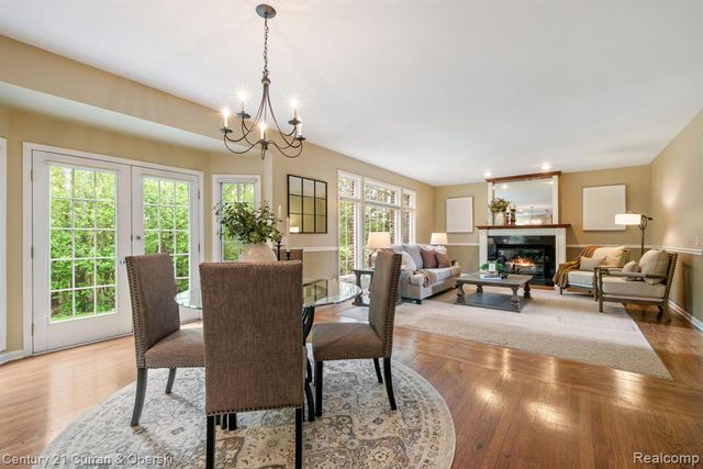 27852 Larson Lane, Farmington Hills, MI 48331