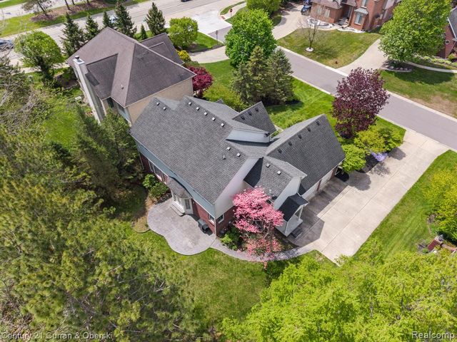 27852 Larson Lane, Farmington Hills, MI 48331