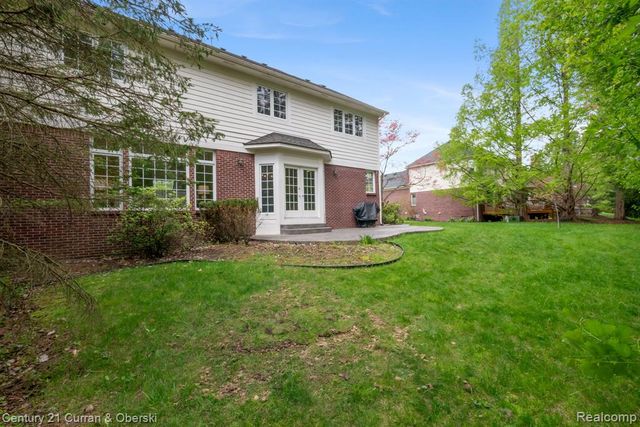 27852 Larson Lane, Farmington Hills, MI 48331