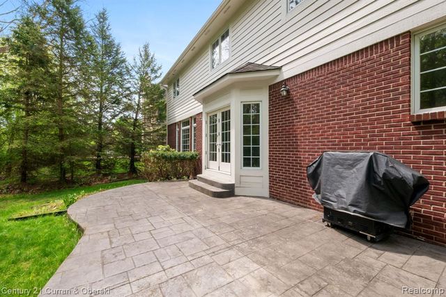 27852 Larson Lane, Farmington Hills, MI 48331