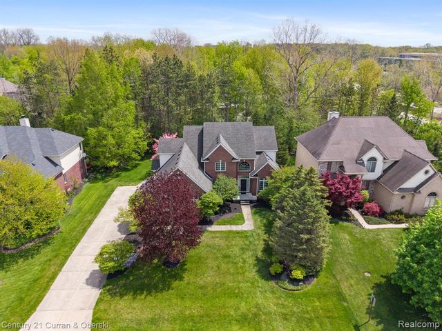 27852 Larson Lane, Farmington Hills, MI 48331