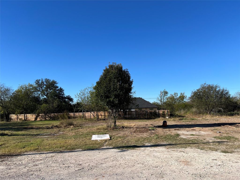 5601 Belaire Circle, Granbury, TX 76048 — photo 4