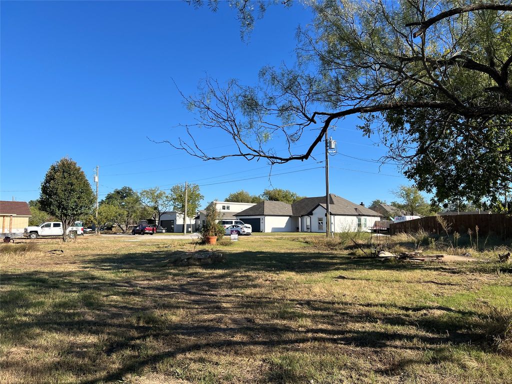 5601 Belaire Circle, Granbury, TX 76048 — photo 5