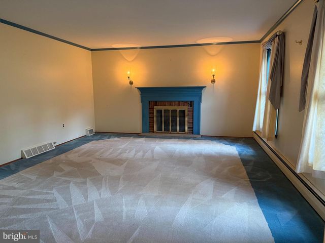1038 HICKORY DR, Blue Bell, PA 19422