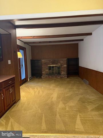 1038 HICKORY DR, Blue Bell, PA 19422