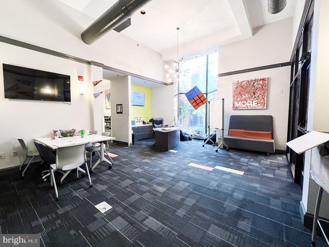 8 W KING #818, Lancaster, PA 17603