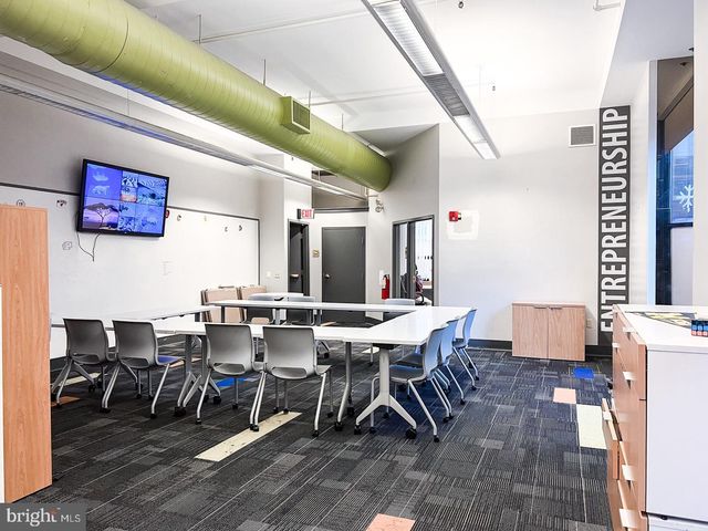 8 W KING #818, Lancaster, PA 17603