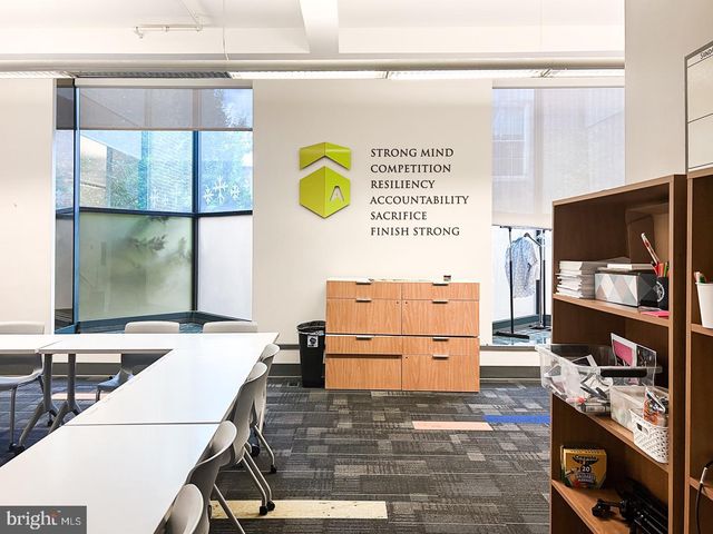 8 W KING #818, Lancaster, PA 17603