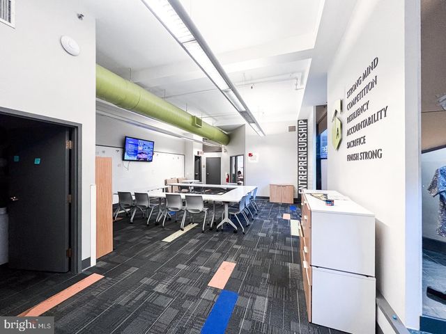 8 W KING #818, Lancaster, PA 17603