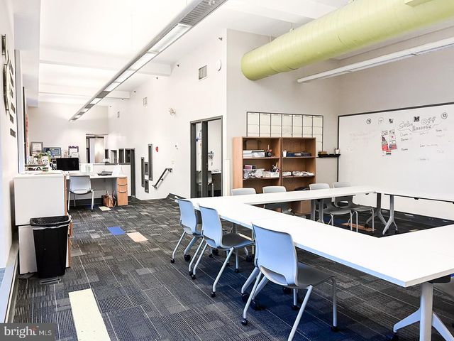 8 W KING #818, Lancaster, PA 17603