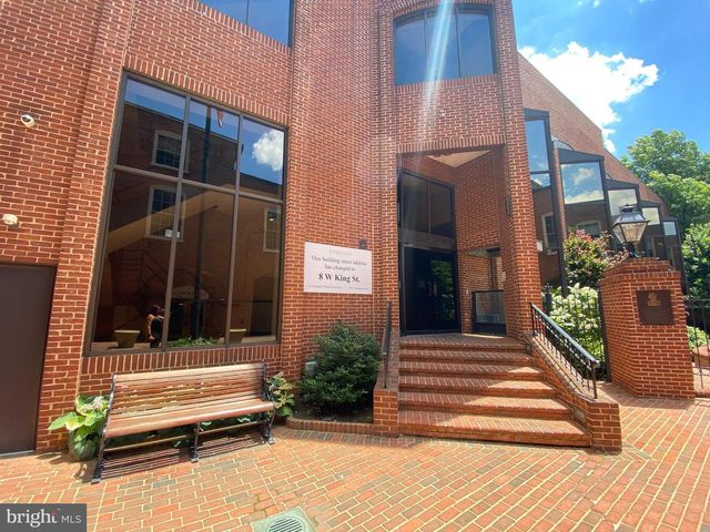 8 W KING #818, Lancaster, PA 17603