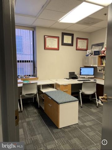 8 W KING #818, Lancaster, PA 17603