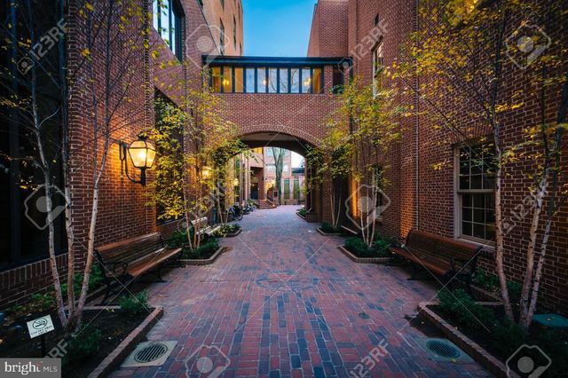 8 W KING #818, Lancaster, PA 17603