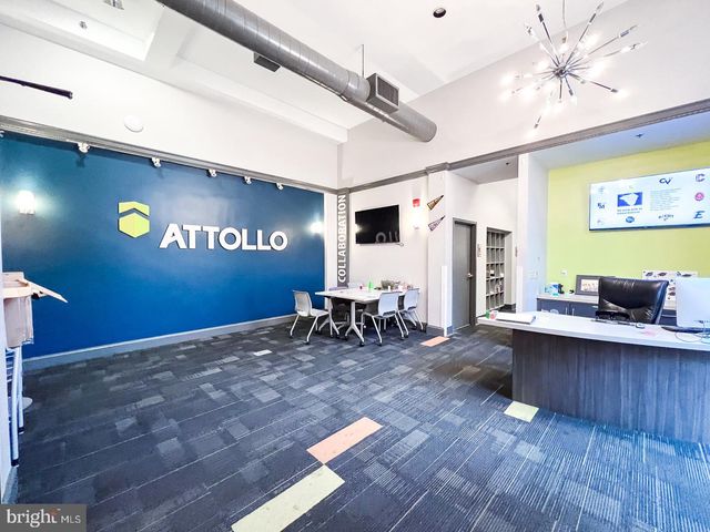 8 W KING #818, Lancaster, PA 17603