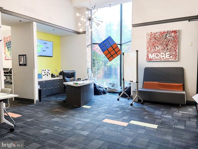 8 W KING #818, Lancaster, PA 17603