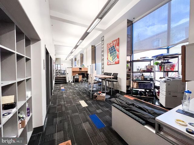 8 W KING #818, Lancaster, PA 17603