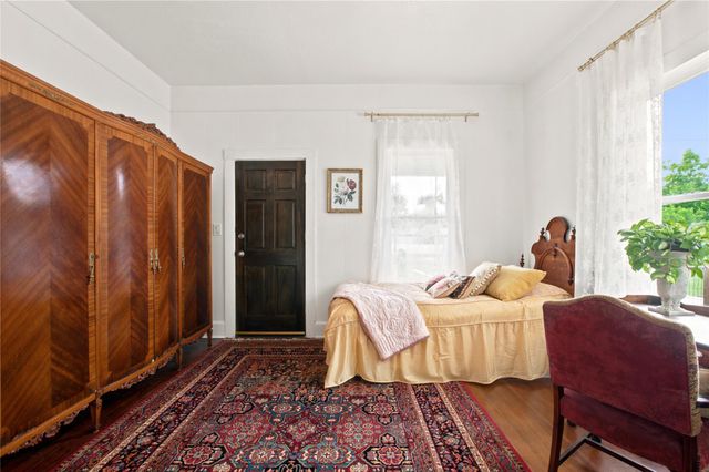 372 Old Lockhart RD, Lockhart, TX 78644