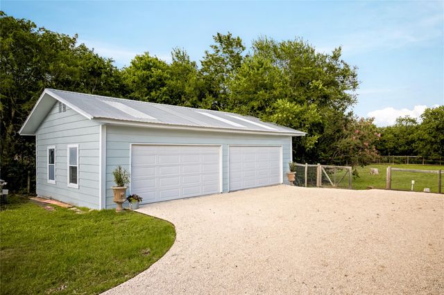 372 Old Lockhart RD, Lockhart, TX 78644