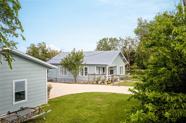 372 Old Lockhart RD, Lockhart, TX 78644