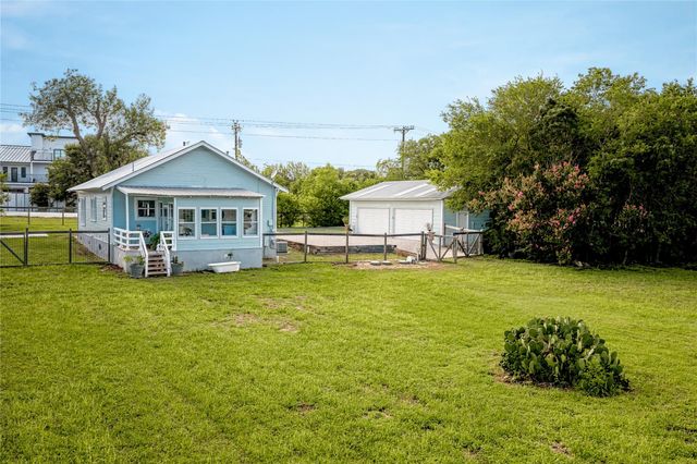 372 Old Lockhart RD, Lockhart, TX 78644