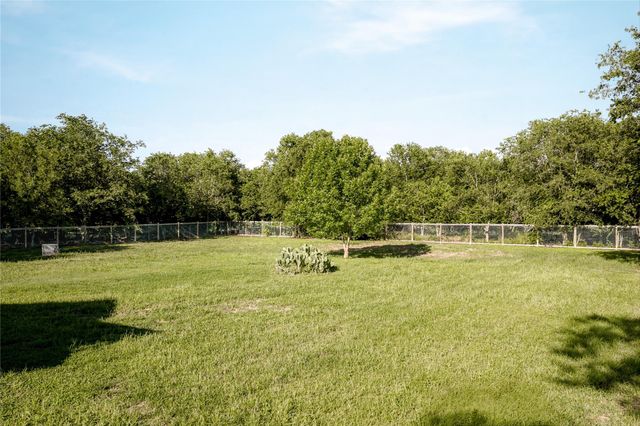 372 Old Lockhart RD, Lockhart, TX 78644