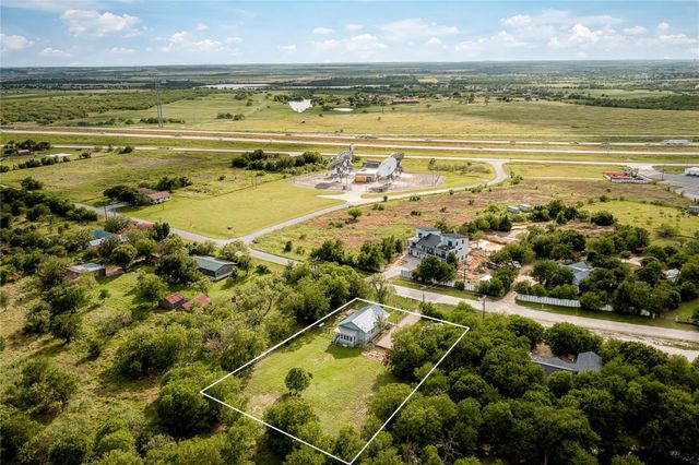 372 Old Lockhart RD, Lockhart, TX 78644