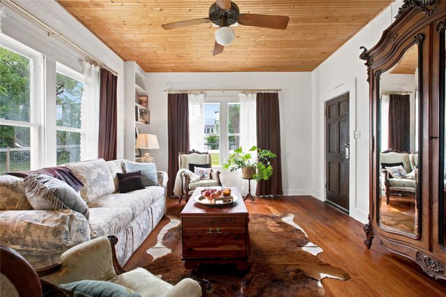 372 Old Lockhart RD, Lockhart, TX 78644