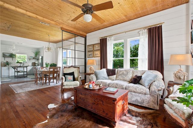 372 Old Lockhart RD, Lockhart, TX 78644
