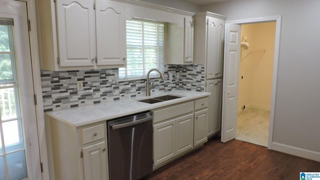 1223 CINDER CIRCLE, Warrior, AL 35180