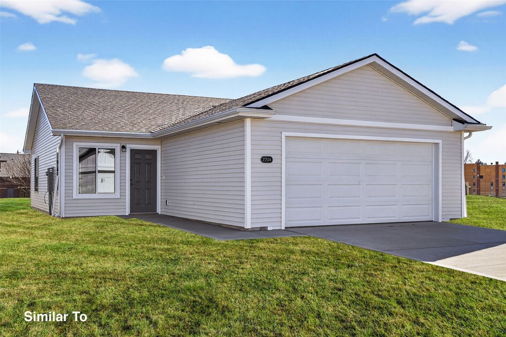 2126 Legacy Drive, Norwalk, IA 50211