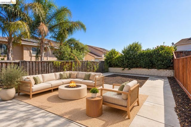 1758 Nandina Ct, Antioch, CA 94531