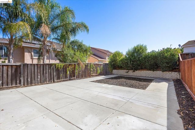 1758 Nandina Ct, Antioch, CA 94531