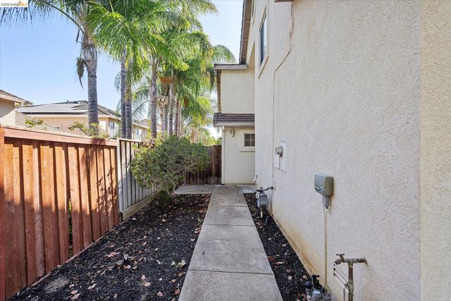 1758 Nandina Ct, Antioch, CA 94531