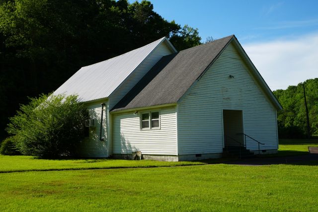 470 Pleasant Valley Rd, Ethridge, TN 38456