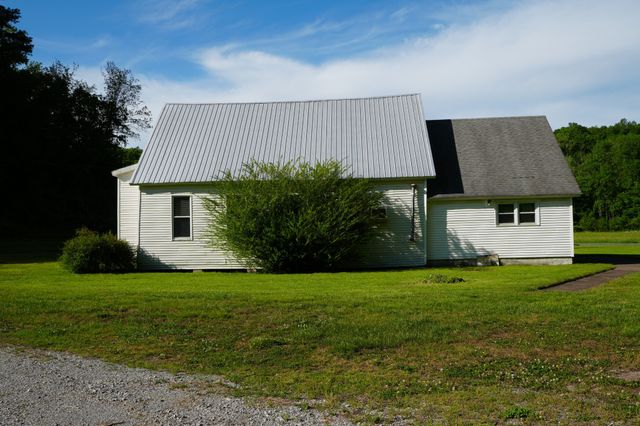 470 Pleasant Valley Rd, Ethridge, TN 38456